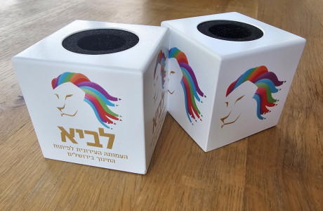 קוביית מקרופון ריבועית צבע לבן כולל הדפסה ישירה