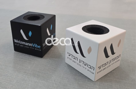 קוביית מקרופון ריבועית צבע לבן ושחור כולל הדפסה ישירה