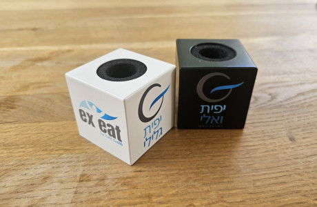 קוביית מקרופון ריבועית צבע לבן ושחור כולל הדפסה ישירה