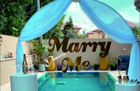 MARRY ME גובה אות הכי גבוהה 25 ס"מלוקובונד דמוי מראה זהב גב מתכת עובי 3 מ"מ  (קרדיט-בר סימבול)