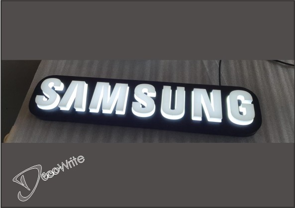 לוגו SAMSUNG  על ארגז תאורה דק